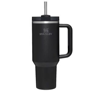 White bottle boot + 40 oz Black Stanley Quencher Flowstate Tumbler